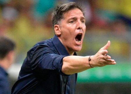 Berizzo cansado de que pidan su salida de la Roja