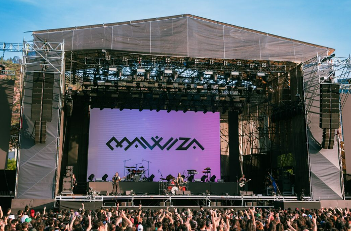 Mawiza abriendo la jornada del Mega-Monsters Tour