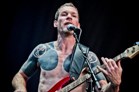 Tim Commerford dice no saber si realmente la etapa de Rage Against The Machine terminó