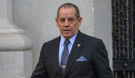 Sergio Muñoz, ex director PDI, queda en prisión preventiva luego de su formalización