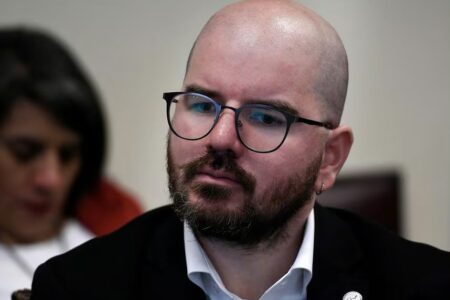 Por difamarlo en caso “líos de plata”: Giorgio Jackson demanda a 23 diputados UDI