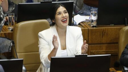 Karol Cariola es la nueva presidenta de la Cámara de Diputados, siendo la primera militante comunista en el cargo