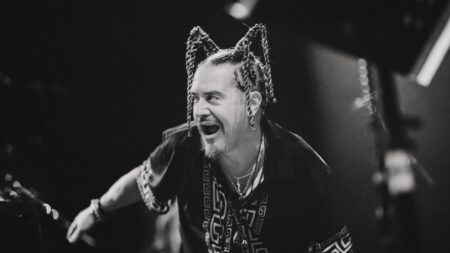 Ve el interesante cover de «All By Myself» de Eric Carmen, por Mr. Bungle Mr. Bungle