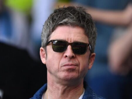 Noel Gallagher cuenta que sigue intentando «estar a la altura» de los primeros discos de Oasis