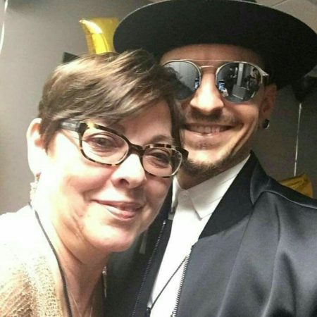 Madre de Chester Bennington dice sentirse «traicionada» por Linkin Park