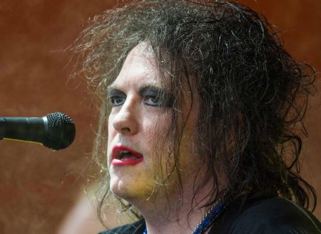 Robert Smith pone fecha al fin de The Cure: «si sigo vivo, ahí terminará»
