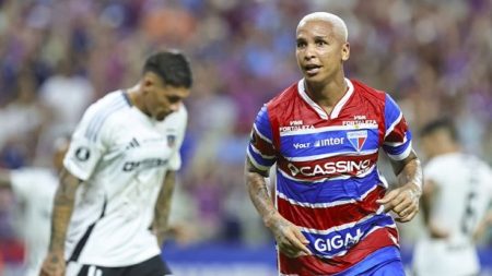 Colo Colo cae goleado por 4-0 ante Fortaleza por la Libertadores