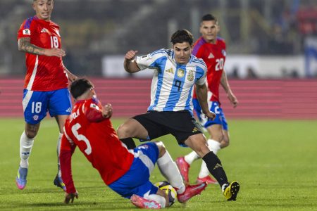 La Roja queda con un pie fuera del Mundial 2026 tras caer ante Argentina