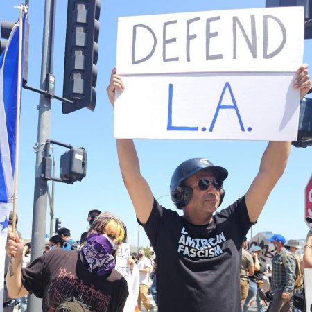 En Los Ángeles: Tom Morello se sumó a las protestas de los inmigrantes contra las redadas de la ICE