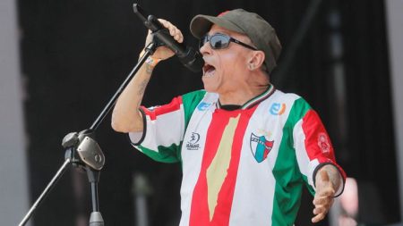 Líder de Los Miserables arremete contra Don Francisco: «Se cubre la boca para no hablar de los niños de Gaza» Líder de Los Miserables arremete contra Don Francisco.