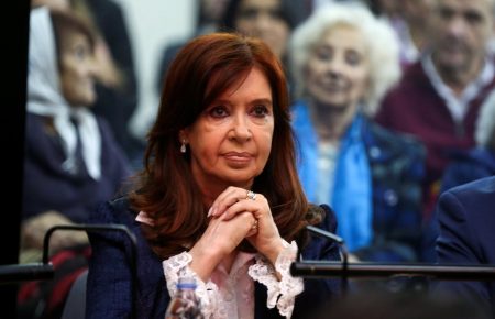 Condenan a Cristina Fernández a seis años de prisión e inhabilitación política de por vida