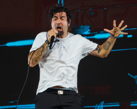 Chino Moreno revela cómo su sobriedad marcó el nuevo álbum de Deftones, Private Music Chino Moreno