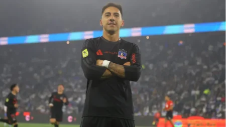 Colo Colo festeja en el Claro Arena: vence a la UC y se afirma como líder