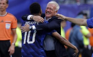 Francia avanza con autoridad y Mbappé queda a un gol de Messi en la historia de los Mundiales